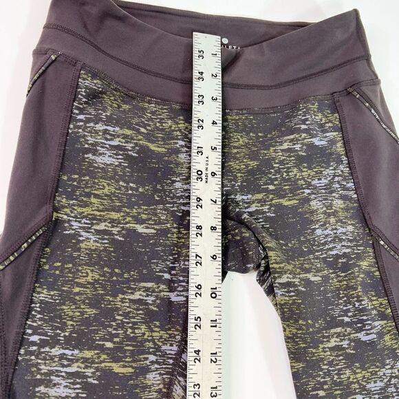 Athleta Leggings Women's Small Camo Fatigue Ankle Cropped Workout Compression - Picture 4 of 10